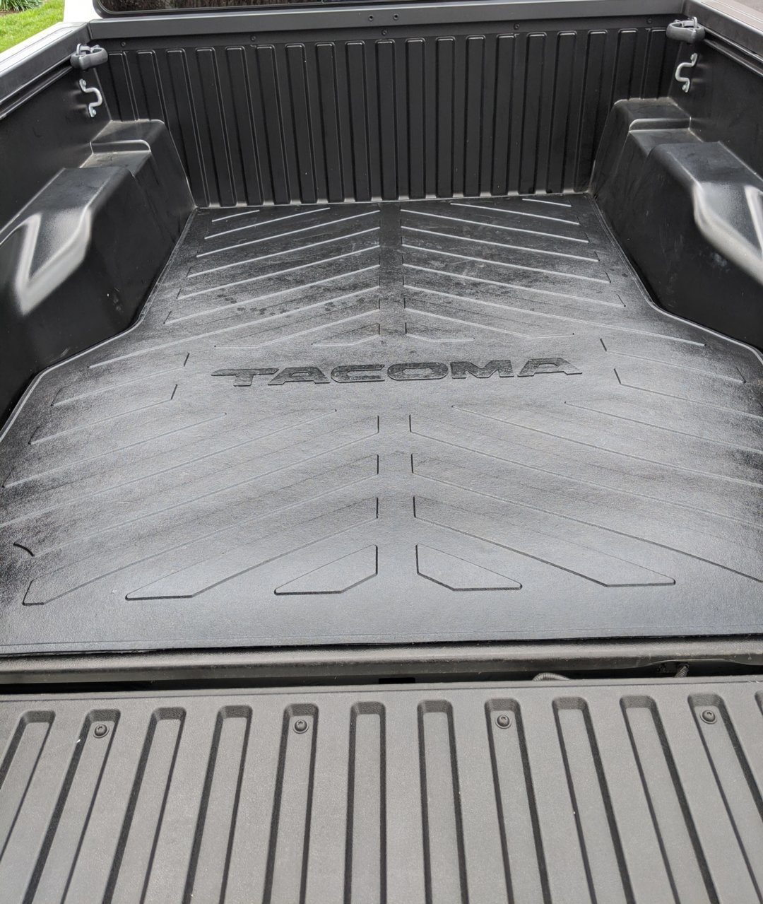 tacoma_bed_mat.jpg