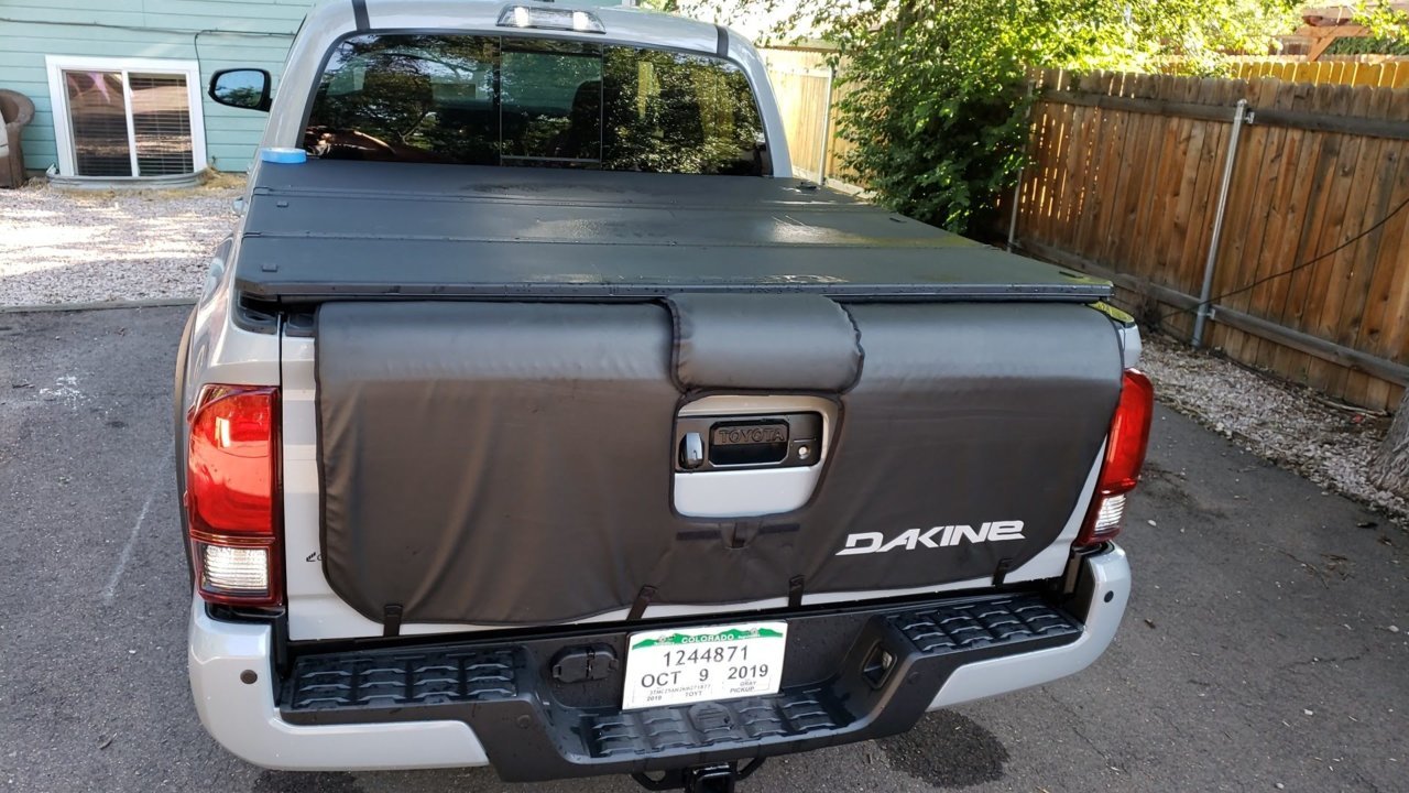 tacoma_dakine_cover_closed.jpg