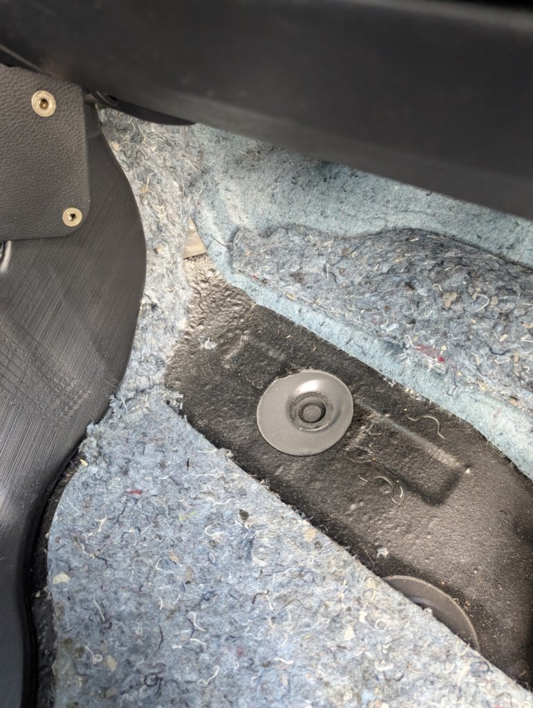 tacoma_floor_pass_insul_cut.jpg
