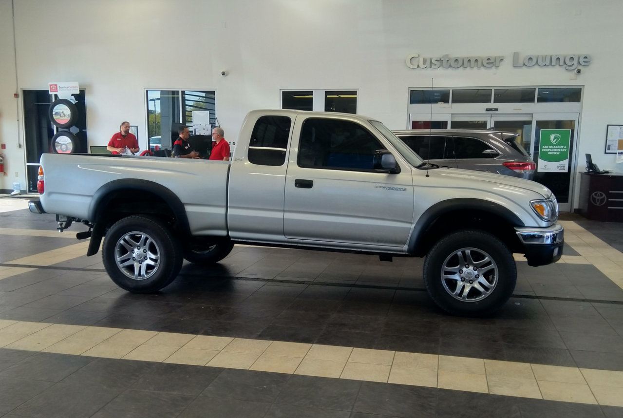 Tacoma_Tundra_wheels.jpg