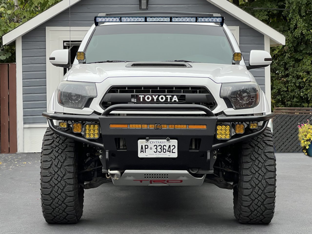 TACOMA_WHITE_wLED_bar.jpg