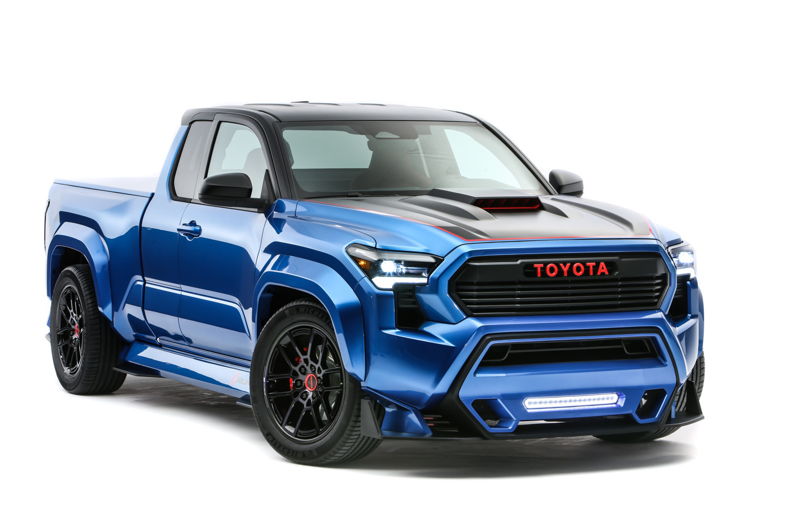 Tacoma_X_Runner_Concept_Toyota_SEMA_2023_Hi-Res_Hero.jpg