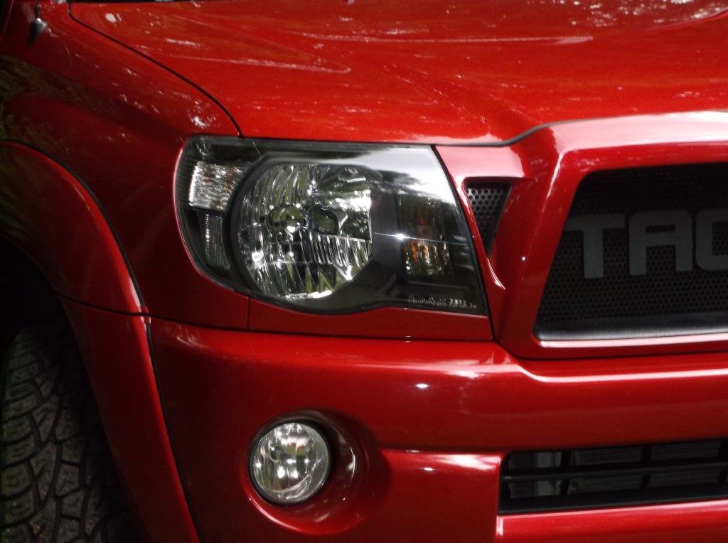 TacomaBlackHeadlights004_zps2b4673f1_a65045c1795995c8e6c01aa734a2a08745c44b4f.jpg