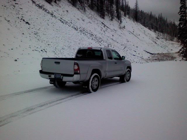 Tacomainsnow3_5fbb90f30ef02df5b599e32ba7f339ce9289eb51.jpg