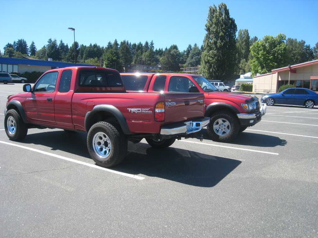 Tacomas-SuspensionAALMeet003_68edac60d60b4ca3ff2135b6ffa904a8843d66c9.jpg