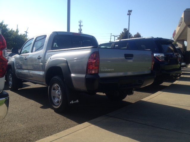 Tacomas4_zpsac2c4c7a_6662560091afa5a5daedfcb2bb67ed1459f718b5.jpg