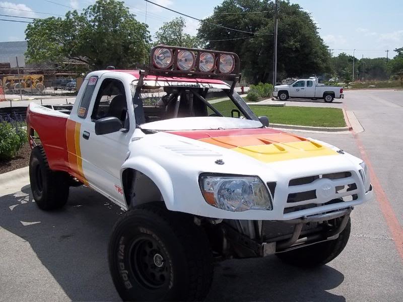 tacomatruck004_71555c4278b408b73c4b1fbb50b8726b7ab9f075.jpg