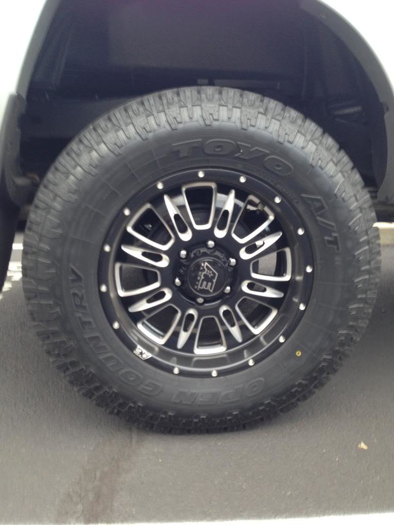 tacomawheel_zps0fa6abf4_9287cadffc097fc577e266a52524f3a5be682783.jpg