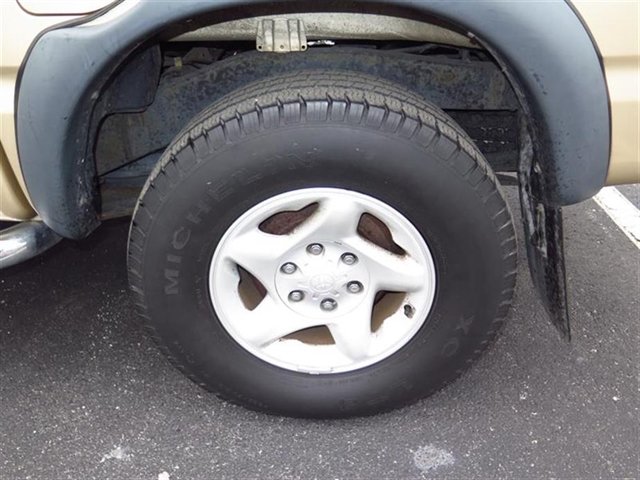 Tacomawheel_zpsfc3562f1_7a335085d153fe57998c976113f958d61b48c95c.jpg