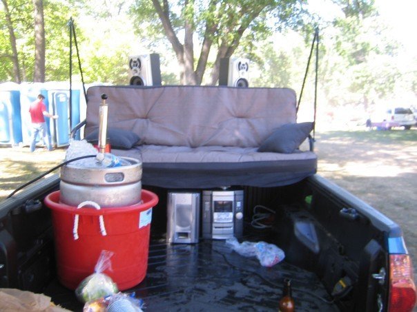 tailgating_zpsf8ea3abc_e74bd1345deeec63a2f14a791ef42df80d084f13.jpg