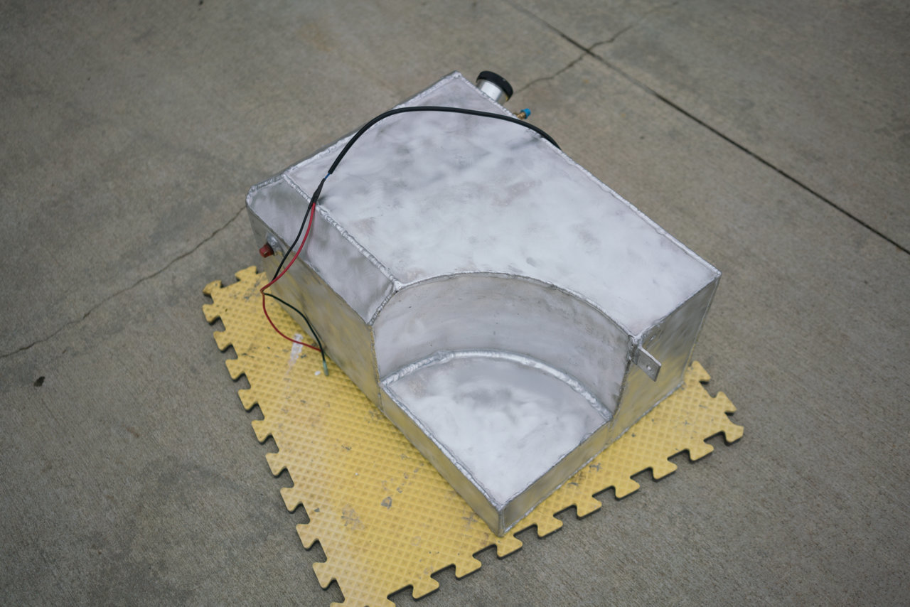 tank001.jpg