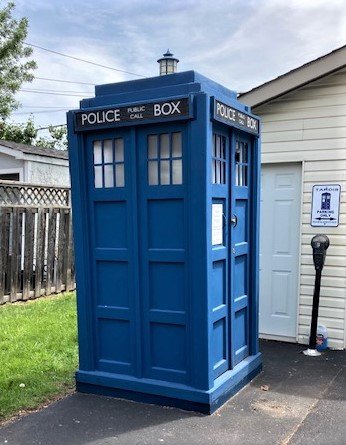 Tardis_e10fd652cc9922d3ecd399637993d245a00c8687.jpg