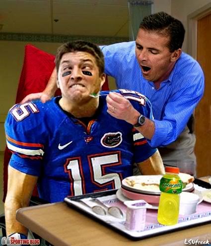 Tebow_looks_Terrific_b9d8d9937e37bc982aa8169321f4712aa9846cdf.jpg