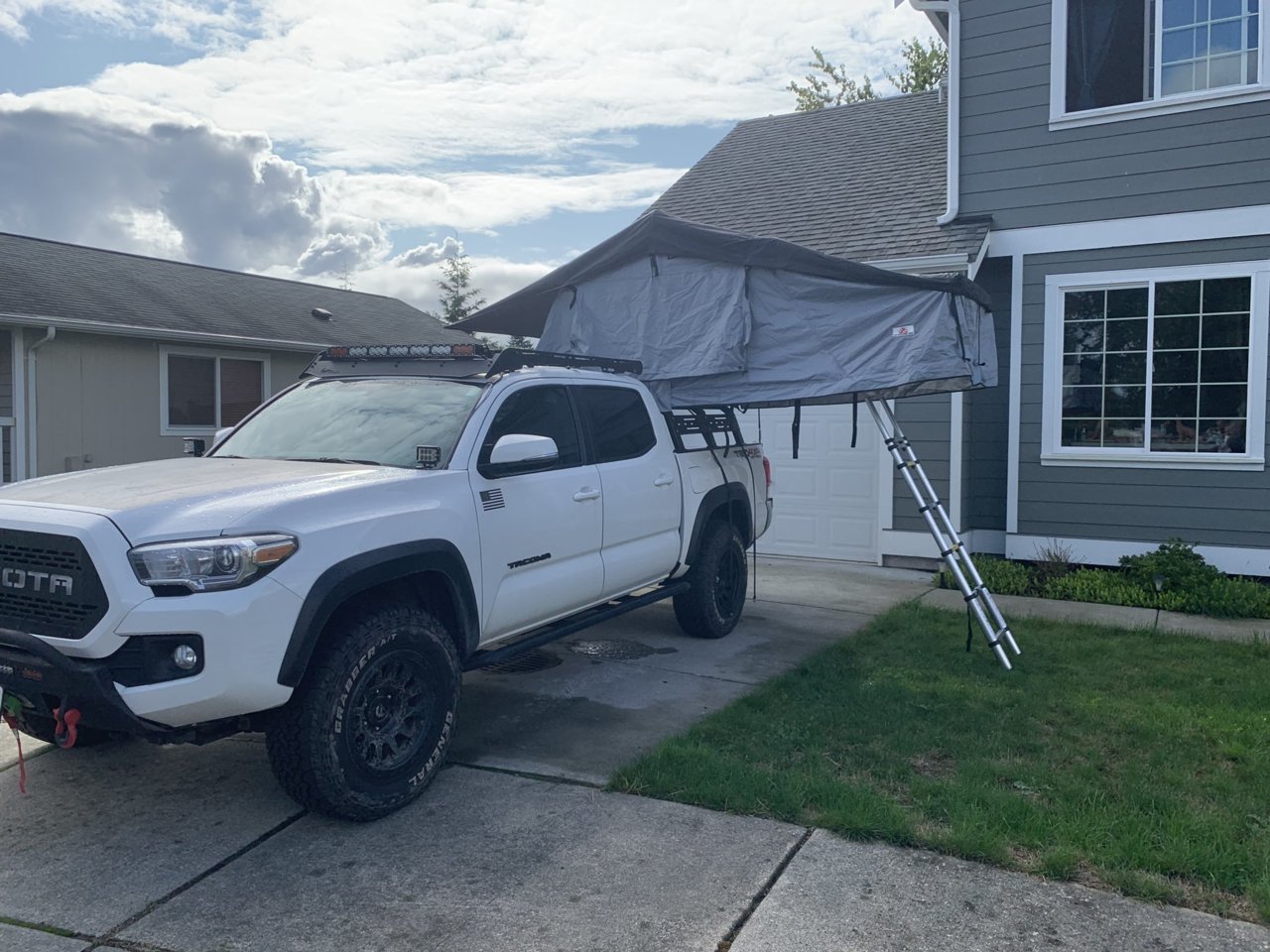 tent1.jpg