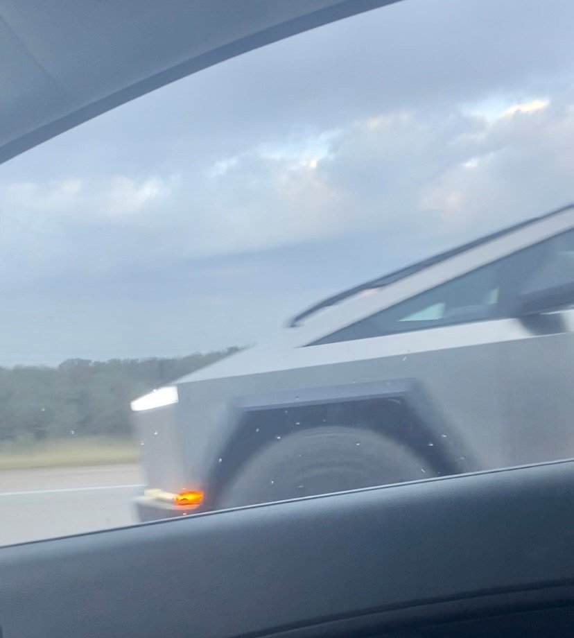 tesla truc.jpg