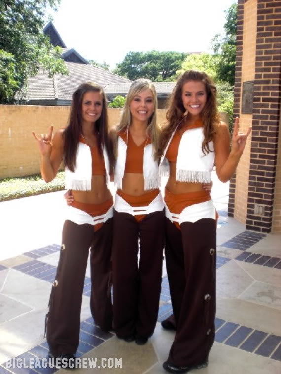 TexasPomSquad09__4_295b21d212e281210e69d82d0d349bc1c1890422.jpg
