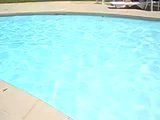 th_laptopinpool006_639ff49b0fbc4223047b443d30faa68c2b7e1ddc.jpg