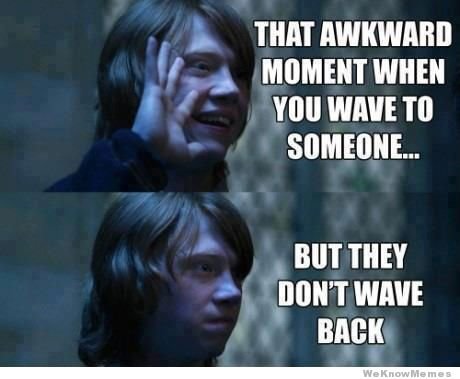 that-awkward-moment-when-you-wave-to-someone.jpg