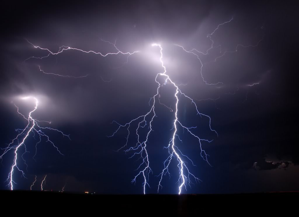 The-best-top-desktop-lightning-wallpaper_a944232bbd283569eaeb48c329e86fac78fb83ed.jpg