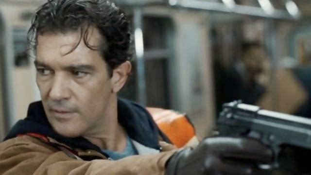 thick_as_thieves_2009_film_subway_robbery.jpg