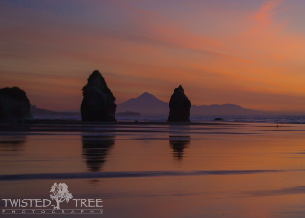 ThreeSistersSunset-1-4_zps2fcb804c_20152f4eda300f5ce6846df8562f208a1220a7a9.jpg