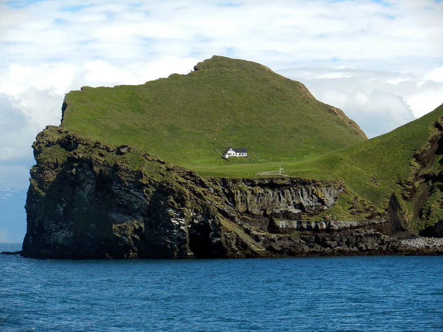 tiny-house-fairytale-nature-landscape-photography-43__880.jpg