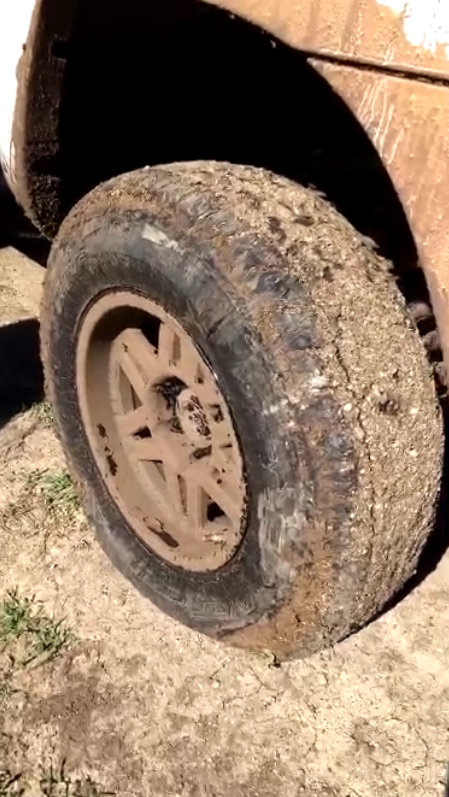 tire%20Flat%201_zpslxuqlcr9_56570103f68279f35209b8026bf23c684c7634b8.jpg
