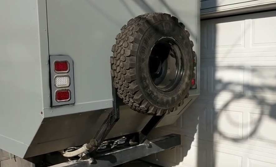 tire carrier.jpg