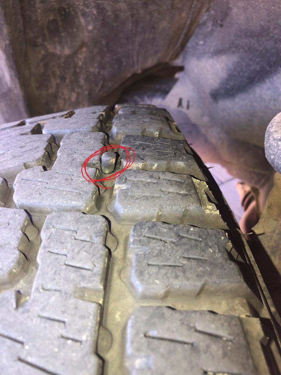 tire knob.jpg