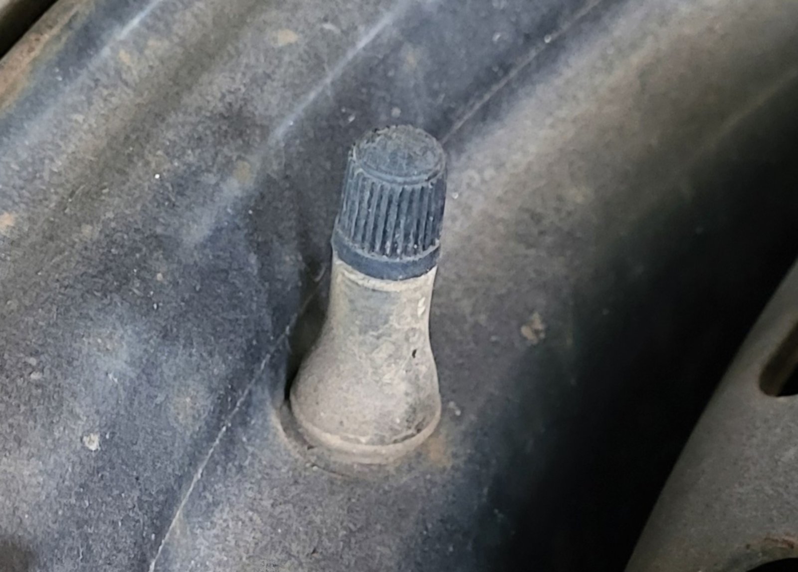 Tire stem.jpg