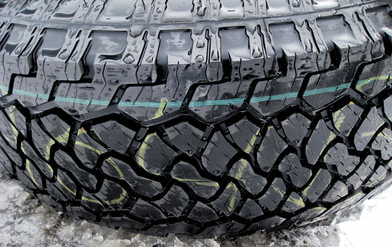 tire-with-steel-wheel-tread_web25.jpg