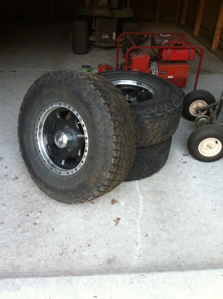 Tire2_f71fdc4c67012a5806203dbc97b5a25adeb8114f.jpg