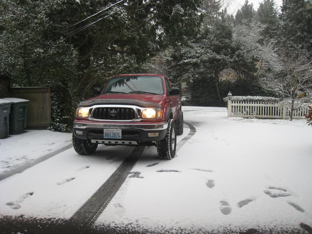 TireandSnowPic001-1_2f2b2bed8693191efd522faeab991867f4d36b4c.jpg