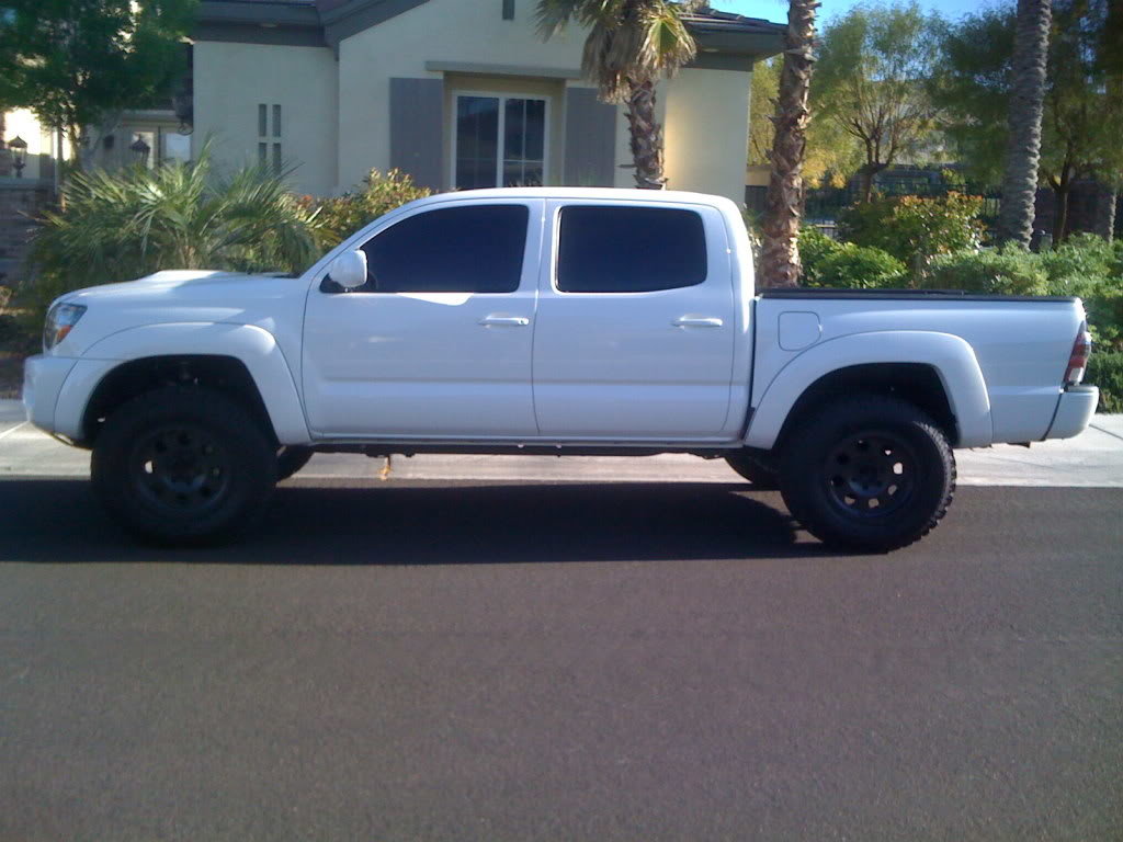 tires001_13cf1b012e898267bf223b2cc3a24174e35676b0.jpg