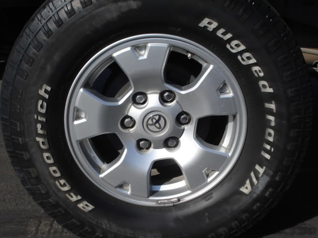 Tires004_4c29d585d982373926060cea706d48ca8daf3f47.jpg