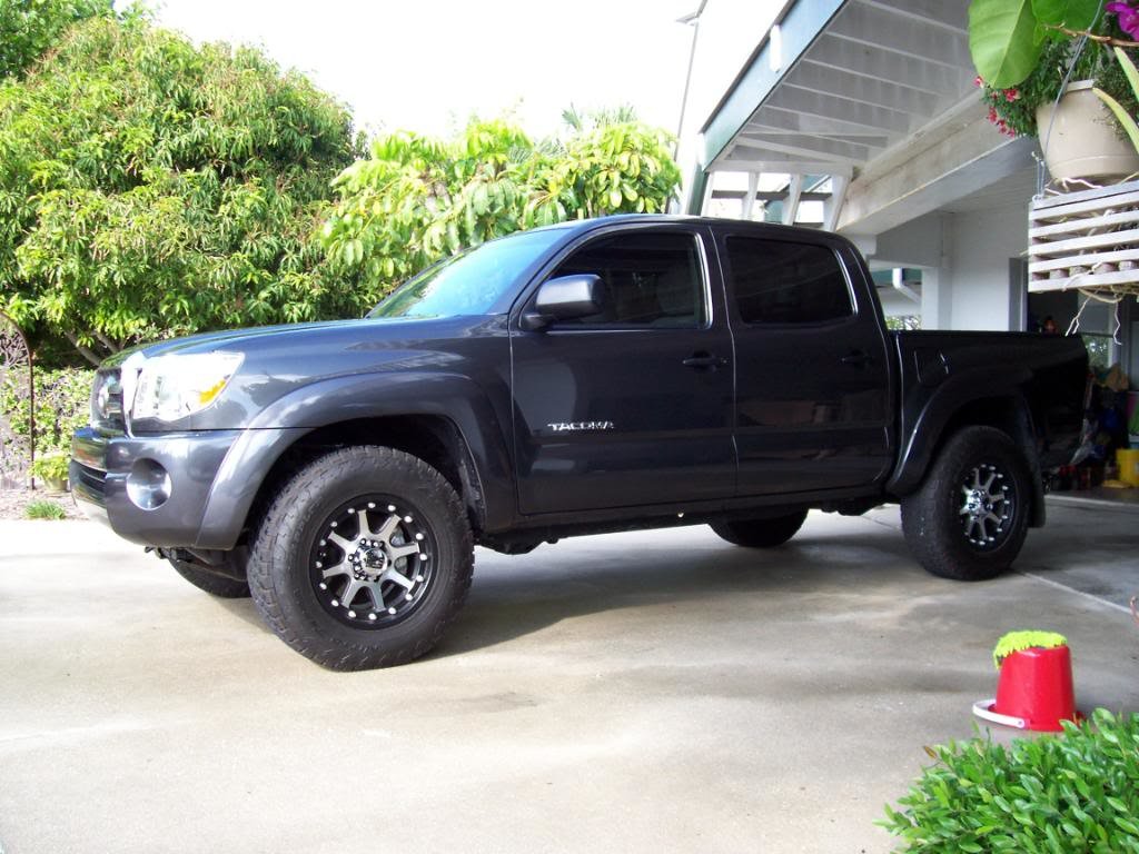 Tires034_5a1c0acd6957f17921bd2f08b2344d912e4ebafe.jpg
