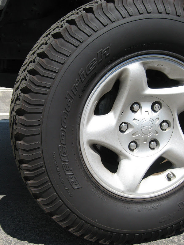 tires1_09db5642b9877ea02b7c12b80be89922cb8d3169.jpg