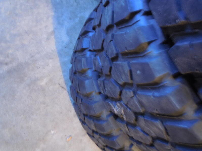 tires2_b2ef4372bf73e06c8f55f56d26d438a5dc7a007b.jpg