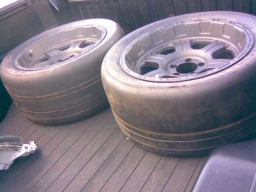 tires_824dc0a8e03619aeb117dcabaadb57f95f542cfa.jpg