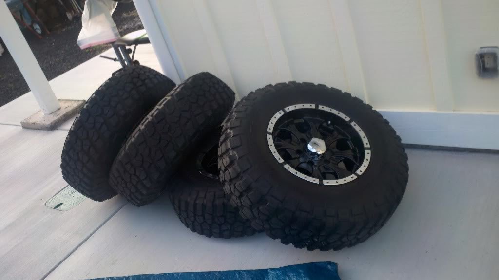 Tires_86a886272869839bd416cb74bcd01b9ed3cd102b.jpg