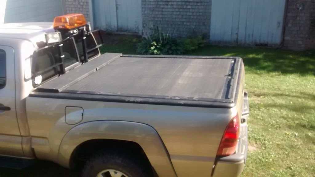 Tonneau cover closed (1024x575).jpg