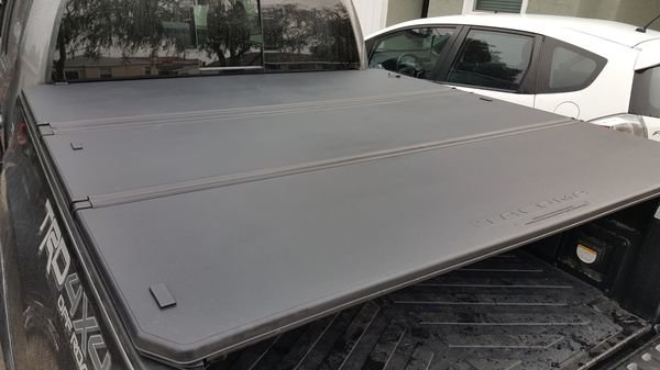 tonneau cover .jpg
