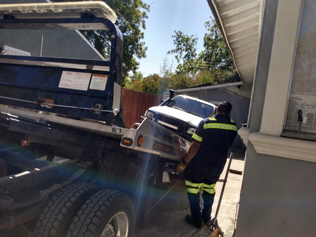 towtruck_offload.jpg