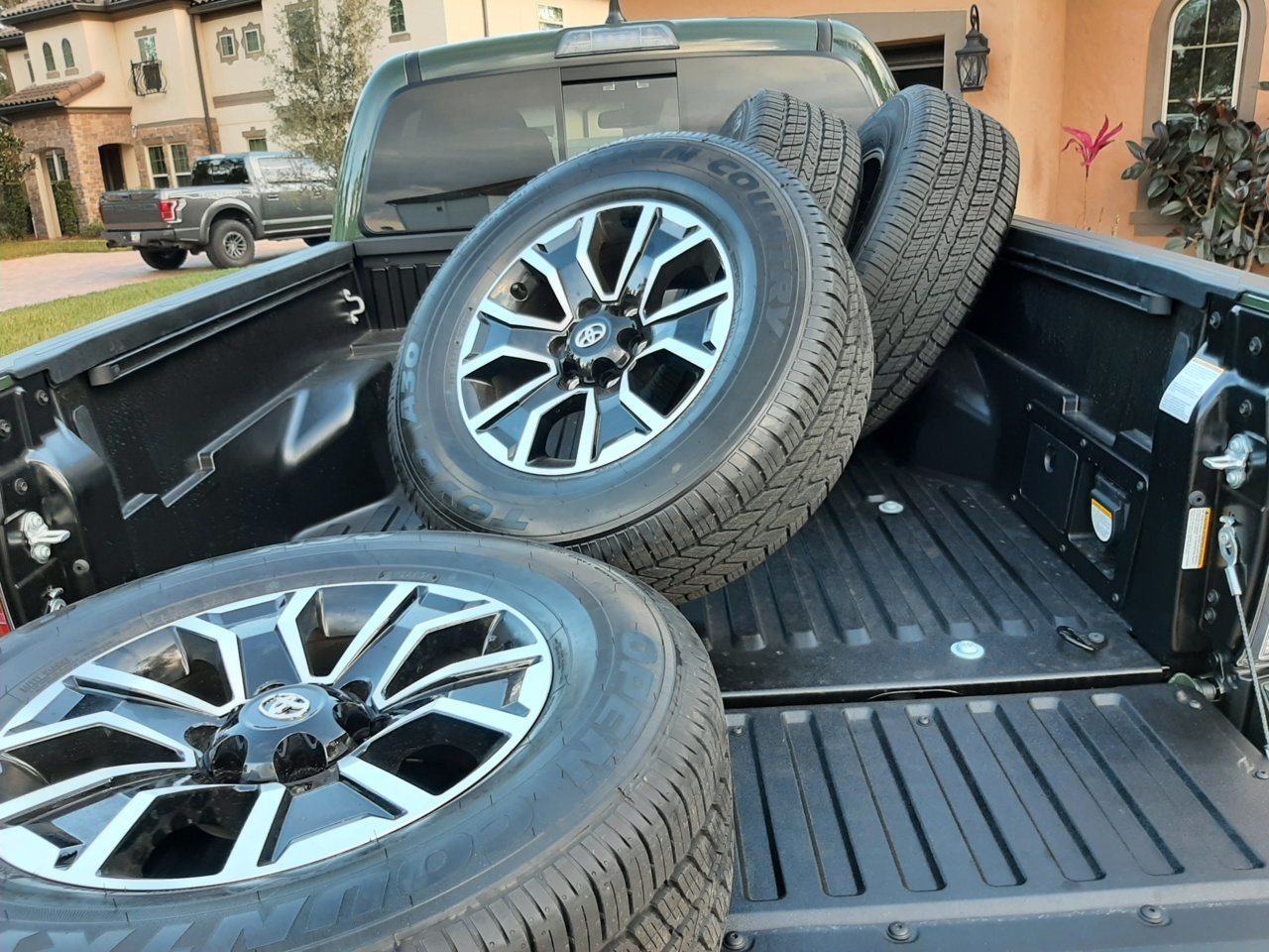 Toyos2.jpg