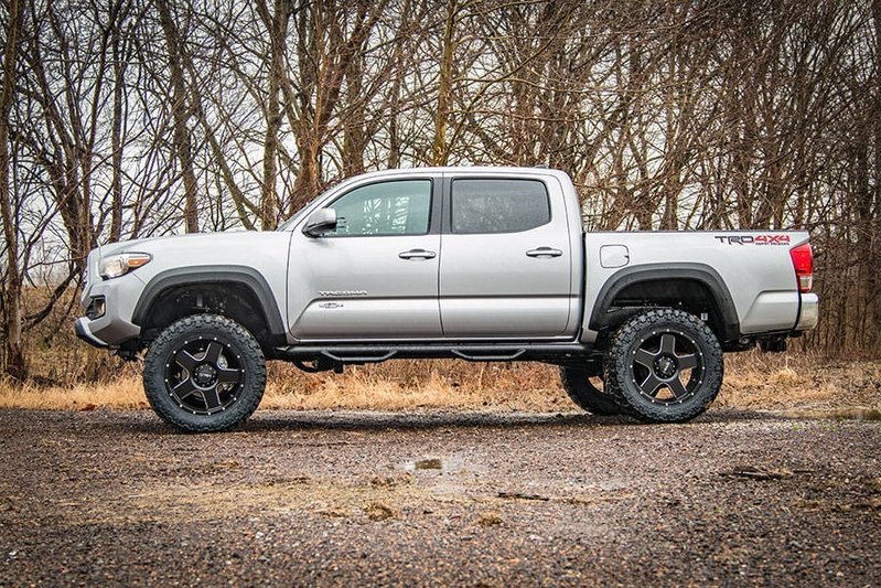 toyota-16-tacoma-silver-ds-rain-748n2.jpg