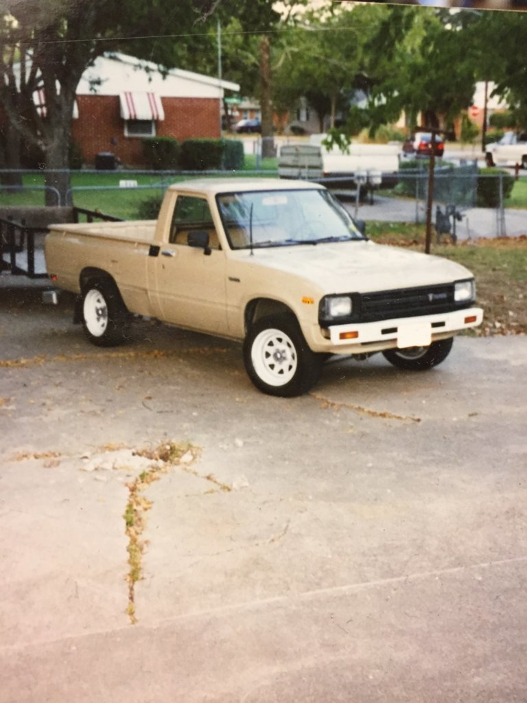 Toyota 1982 Pickup Truck.jpg
