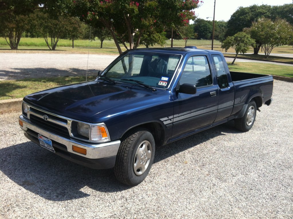 Toyota 1995 Pickup Truck.jpg