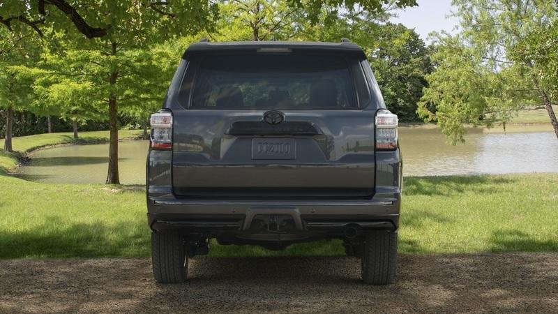 toyota-4runner-night-5_800x0w.jpg