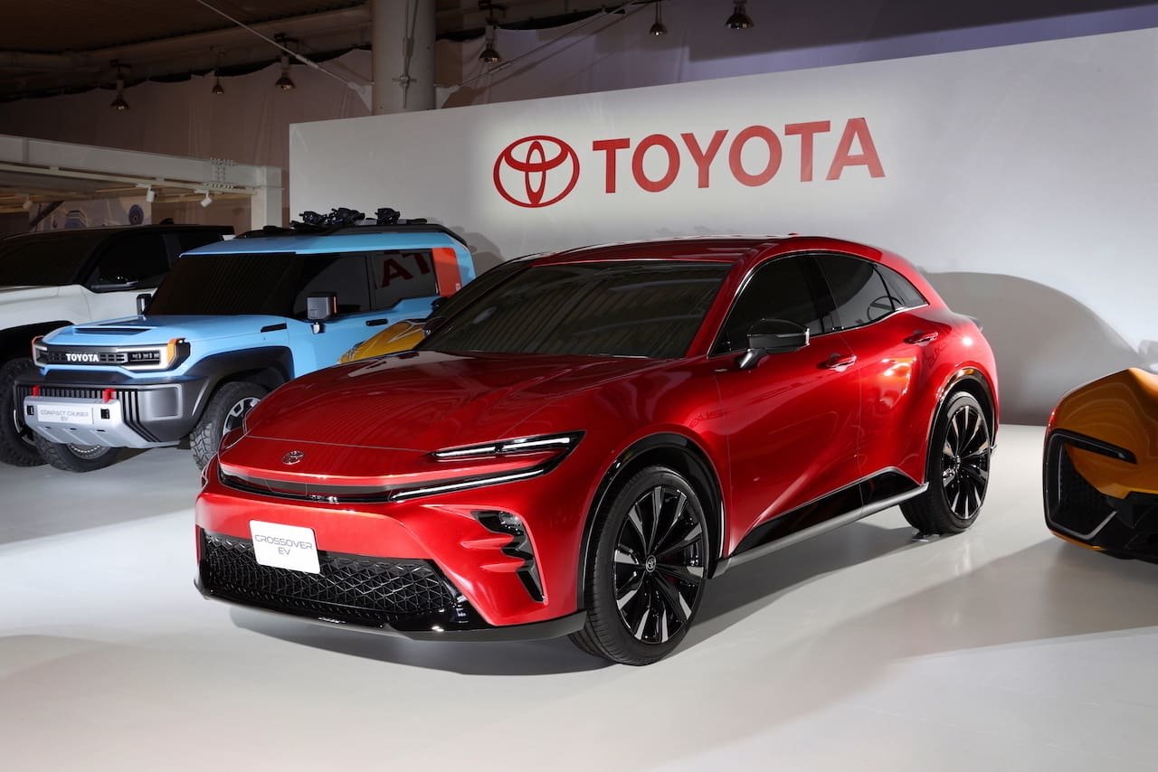 Toyota-Crossover-EV-concept-front-three-quarter.jpg