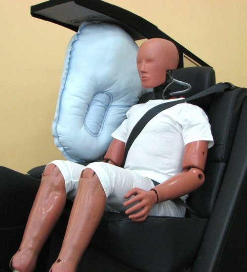 toyota-deployed-srs-rear-seat-center-airbag_1.jpg